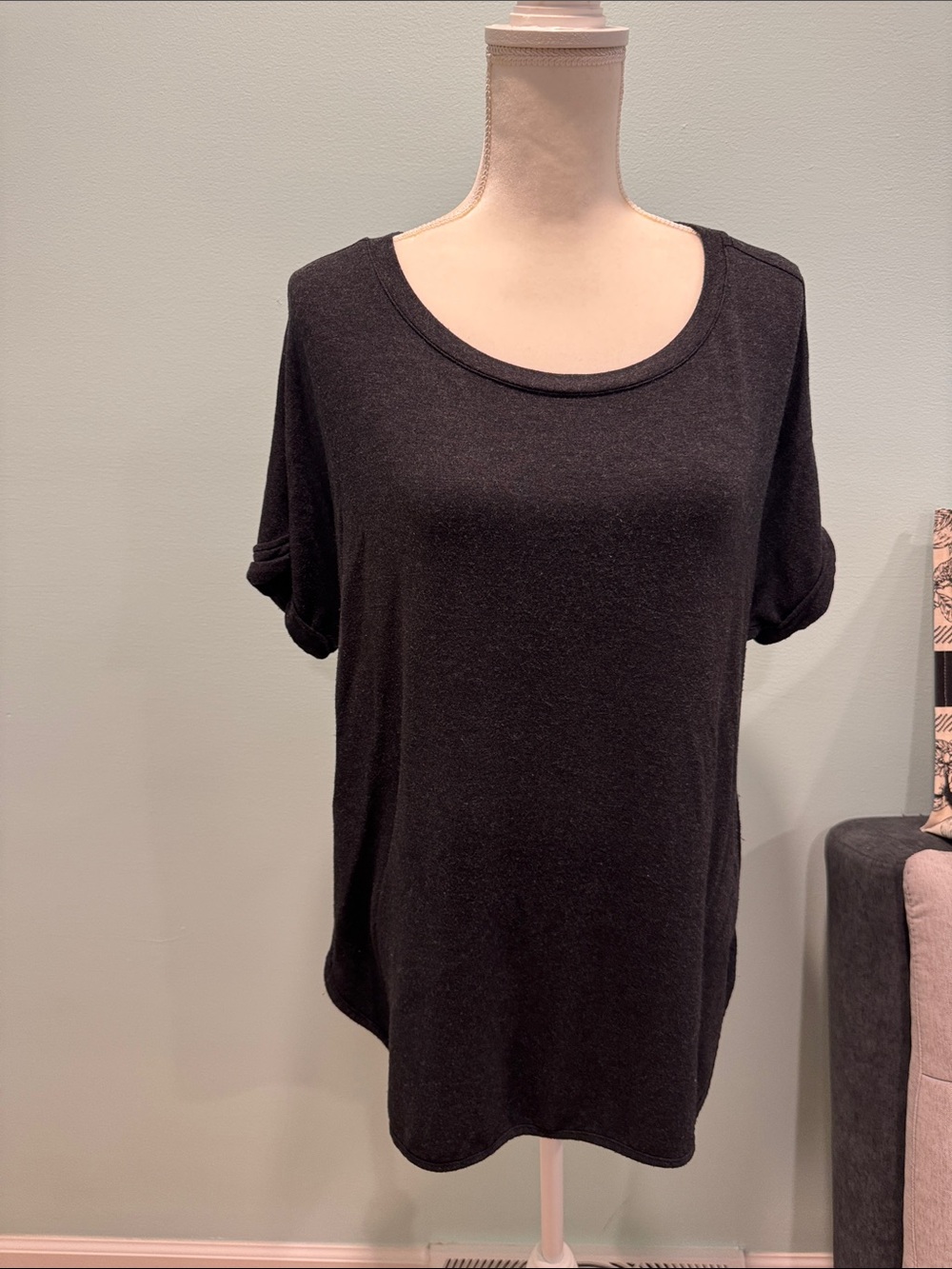 Marty M Classic Gray Scoop Neck Women’s Top L